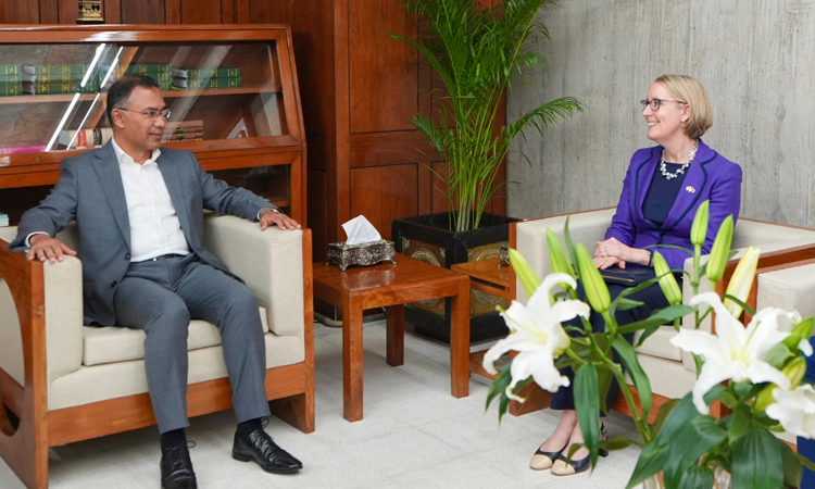 British High Commissioner to Bangladesh Sarah Cooke today met with Prime Minister Tarique Rahman at his office in the Jatiya Sangsad Bhaban. Photo: PMO